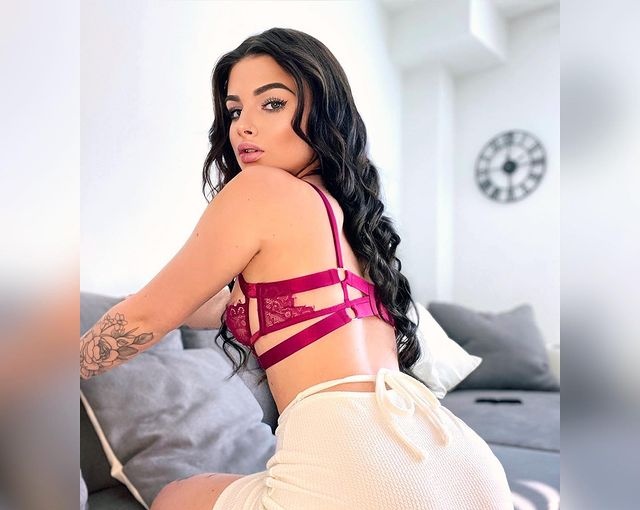 Катерина привлекальеная девушка из Ванино цена от 8000 руб