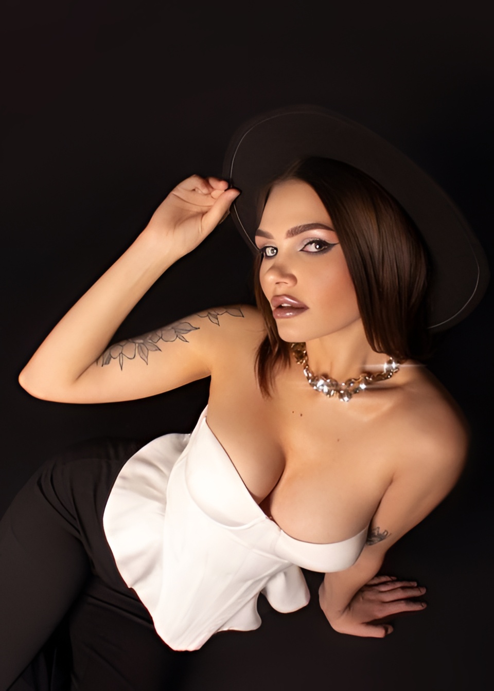 Яна привлекательная девушка из Ванино цена от 6000 руб