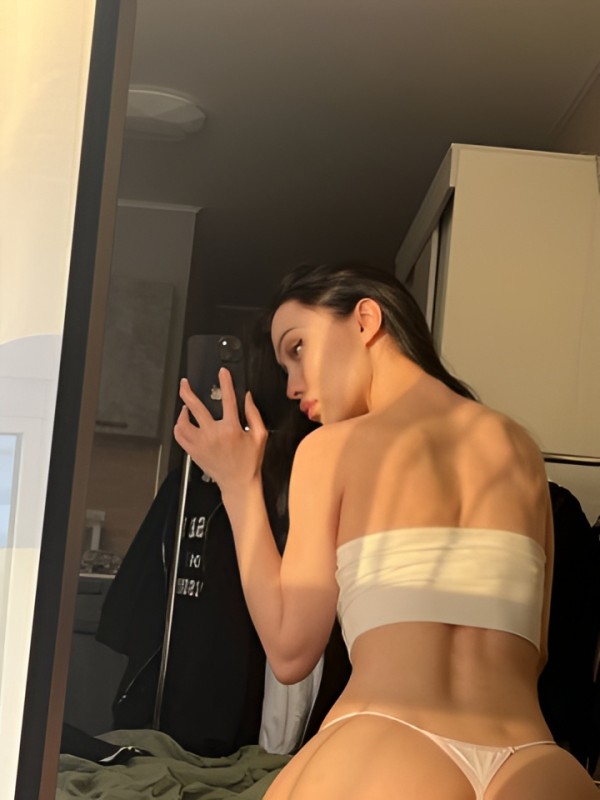 Лизочка привлекательная девушка из Ванино цена от 2500 руб