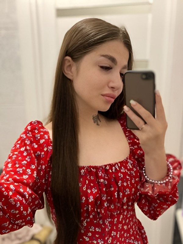 Ульяна привлекательная девушка из Ванино цена от 2500 руб