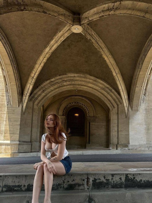 Александра привлекательная девушка из Ванино цена от 3000 руб